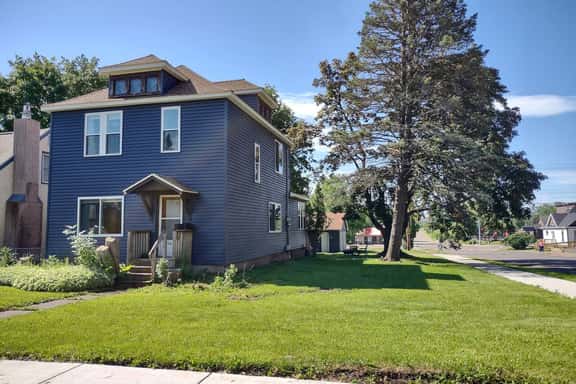 The NorthShore Cabin - Your Cozy In-Town Cabin - Image 1