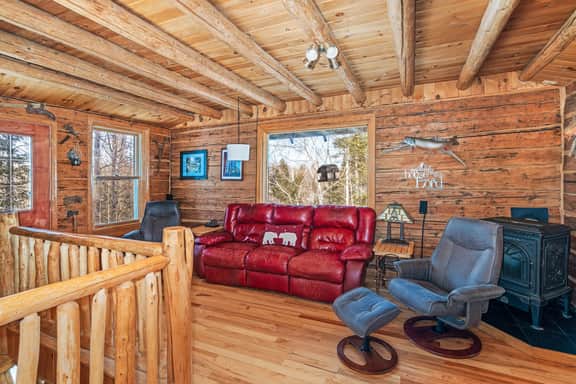 Flowing Waters Log Home - Historic Charm, Modern Comfort - Image 3