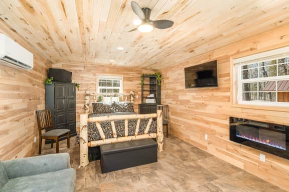 Flowing Waters Retreat - Two Cabins with Sauna - Image 4