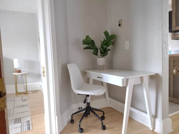 The NorthShore Suite - Quaint Retreat - Image 5